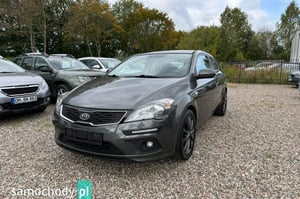Kia Ceed Hatchback 2012