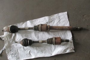FORD MONDEO MK5 2,0TDCI PÓŁOŚ PRA/LEW DG913B437KF