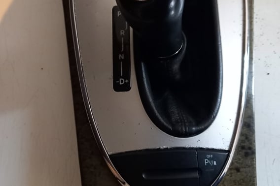 MERCEDES W211 RAMKA TUNELU MIESZEK WYBIERAKA AUTOMAT A2115420126
