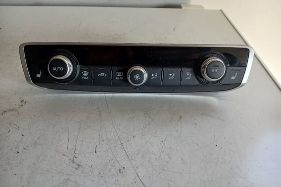 AUDI A3 S3 8V PANEL NAWIEWU I KLIMATYZACJI 8V0820043D
