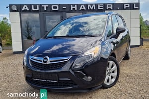 Opel Zafira Minivan 2015