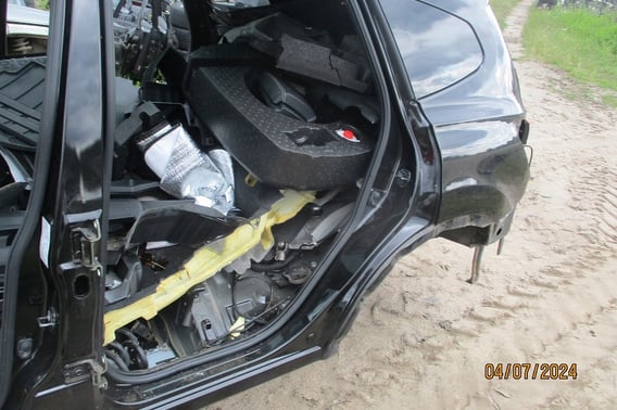 NISSAN QASHQAI J10+2 BŁOTNIK TYŁ PRAWY/LEWY Z11G