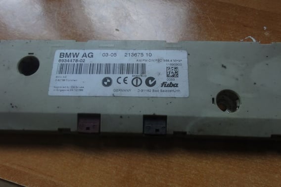 BMW E60 WZMACNIACZ ANTENOWY 6934478