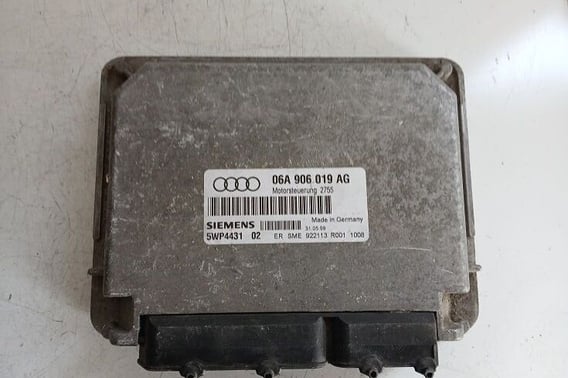 AUDI A3 8L MODUŁ STEROWNIK SILNIKA 06A906019AG