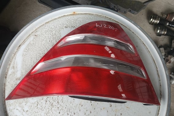 MERCEDES W222 LAMPA TYŁ LEWA A2208200164