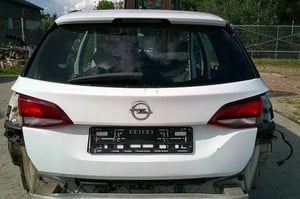 OPEL ASTRA K V KOMBI KLAPA BAGAŻNIKA TYŁ Z40R