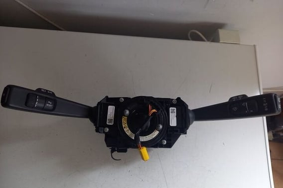 VOLVO V50 PRZEŁĄCZNIK ZESPOLONY P31265474