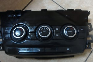 MAZDA GJ PANEL KLIMATYZACJI K400