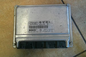 AUDI A4 B5 STEROWNIK SILNIKA 4B0907401P