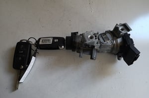 SEAT MII STACYJKA Z KLUCZYKIEM 6RA905865B