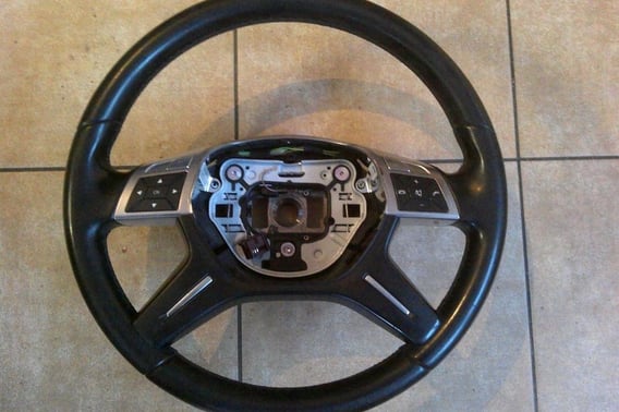 MERCEDES W 204 KIEROWNICA MULTIFUNKCYJNA SKÓRA A2464601503