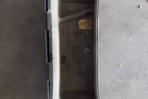 BMW F11 OBUDOWA KOMPRESORA ZAWIESZENIA 74850610
