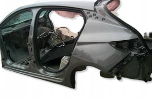 OPEL ASTRA K HB BŁOTNIK ĆWIARTKA TYŁ LEWA Z10A