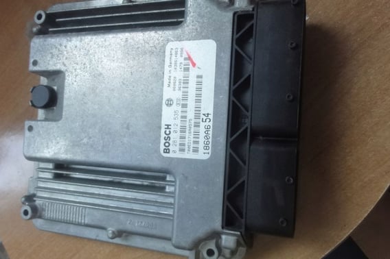 MITSUBISHI GRANDIS KOMPUTER 0281012535