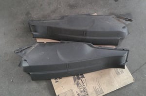 VW GOLF V PLUS PODUSZKA FOTELA PRAWA/LEWA TYŁ OSŁONA TYLNA