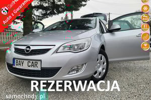 Opel Astra Hatchback 2011