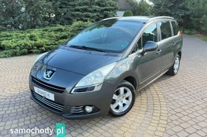 Peugeot 5008 Minivan 2013