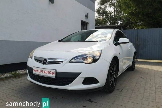 Opel Astra Liftback 2011