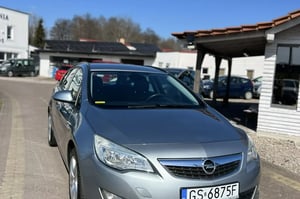Opel Astra Kombi 2010