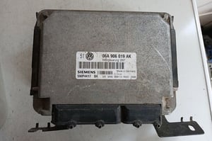 VW GOLF IV MODUŁ STEROWNIK SILNIKA 06A906019AK