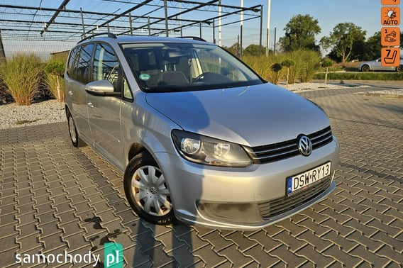 Volkswagen Touran Minivan 2011