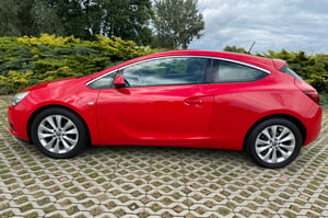 Opel Astra Coupe 2012