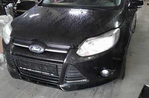FORD FOCUS MK3 LAMPY L/P BŁOTNIK PRAWY PAS PRZÓD FB
