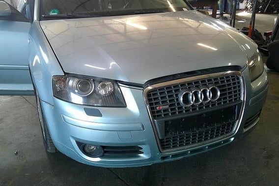AUDI A3 8P S-LINE ZDERZAK POD XENON BŁOTNIK PAS PRZÓD LY5J