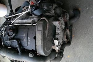 VW PASSAT B6 SILNIK 2,0TDI BKP