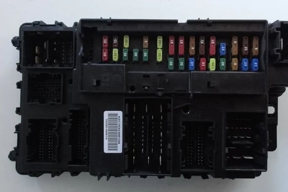 FORD S-MAX MK2 SKRZYNKA BEZPIECZNIKÓW FU5T15604BFB