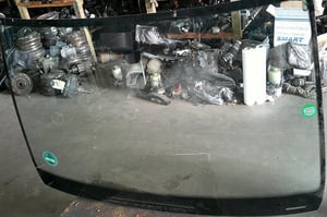 VW TOURAN III 5T SZYBA PRZÓD PRZEDNIA CZOŁOWA