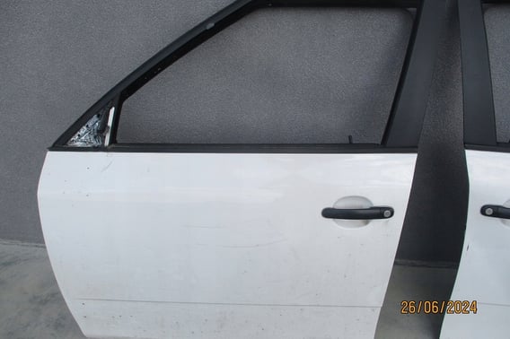 SKODA FABIA II DRZWI PRZÓD PRAWE TYŁ 1026