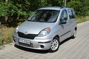 Toyota Yaris Verso Kombi 2001