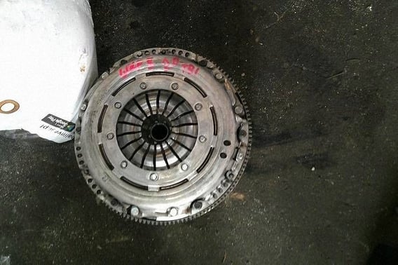 VW GOLF VIII 2,0TDI SPRZĘGŁO DWUMASOWE 05L105266E KOMPLET