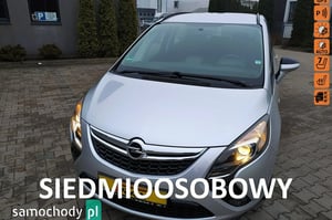 Opel Zafira Minivan 2016