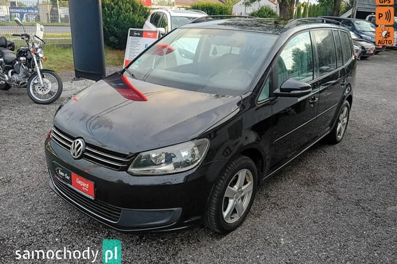 Volkswagen Touran Minivan 2011