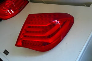 BMW 7 F01 F02 F03 F04 LAMPA TYŁ PRAWA 7182198