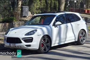 Porsche Cayenne SUV 2012