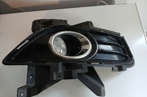 FORD MONDEO MK5 KRATKA PRAWA ZDERZAKA Z HALOGENEM DS73-19952-L