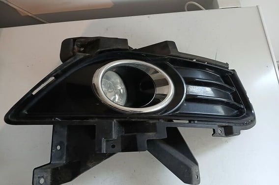 FORD MONDEO MK5 KRATKA PRAWA ZDERZAKA Z HALOGENEM DS73-19952-L