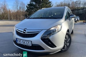 Opel Zafira Minivan 2012