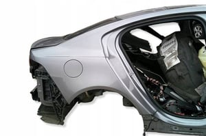 JAGUAR XE X760 BŁOTNIK TYŁ PRAWY/LEWY 1DF