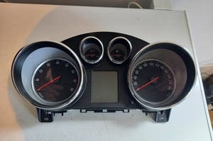OPEL ASTRA J LICZNIK 13338435 EUROPA