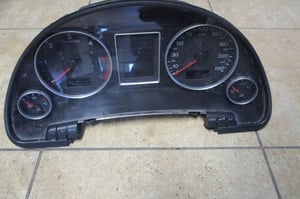 AUDI A4 B7 1,9TDI LICZNIK 8E0920900P