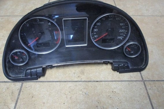 AUDI A4 B7 1,9TDI LICZNIK 8E0920900P