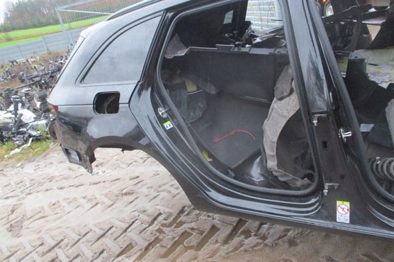 AUDI A4 B9 KOMBI BŁOTNIK ĆWIARTKA PRZÓD PRAWA LEWA TYŁ LEWA LY9T