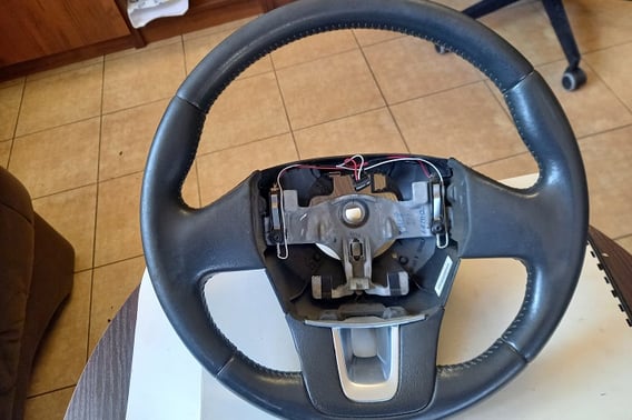 RENAULT LAGUNA III KIEROWNICA SKÓRA 484306013R