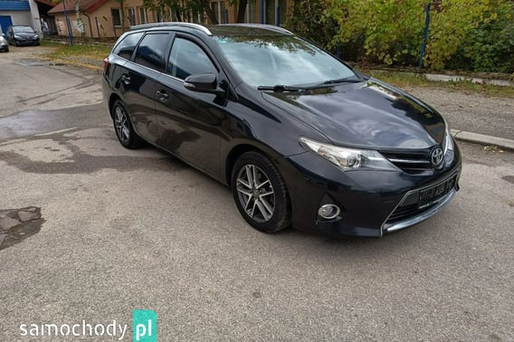 Toyota Auris Hatchback 2015