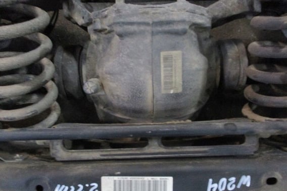 MERCEDES W204 2,2CDI TYLNY MOST 2043504914