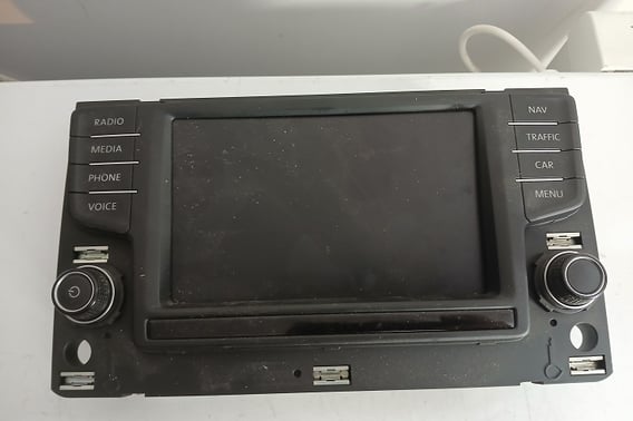 VW PASSAT B8 WYŚWIETLACZ NAWIGACJI 3G0919605D USZKODZONY